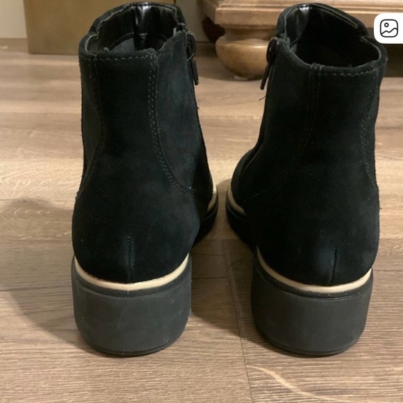 Clark’s Sharon Black Suede Ankle Boots 8 - Picture 4 of 8